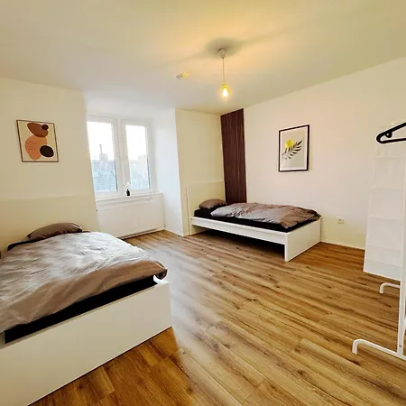 Frankfurt Messe 7Min- 3 Zimmer Kueche Bad Parkplatz 6 Betten